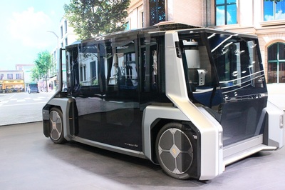 進博會 以“智慧+綠色”繪就可持續發展新畫卷，智能電動行李箱引領潮流